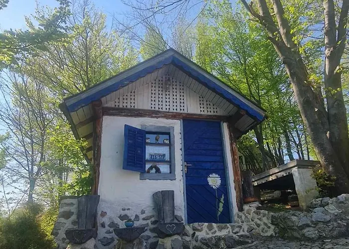 3 Hill Station Campsite *